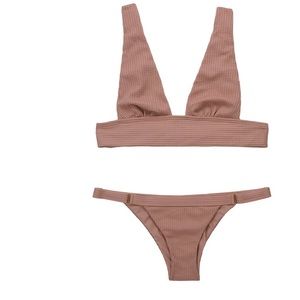 Reese High Apex Top & Reese Skimpy Bottom